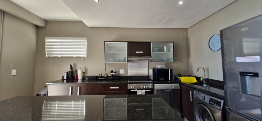  Bedroom Property for Sale in Bloubergstrand Western Cape